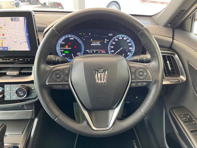 TOYOTA CROWN SEDAN HYBRID 2022 Image 31