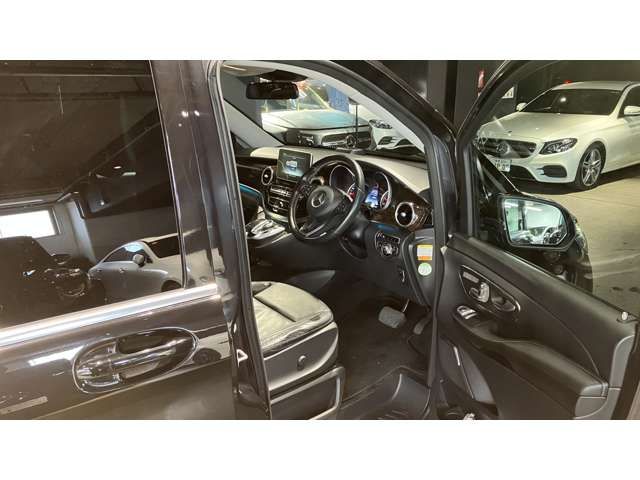 MERCEDES BENZ V CLAS 2017 Image 31