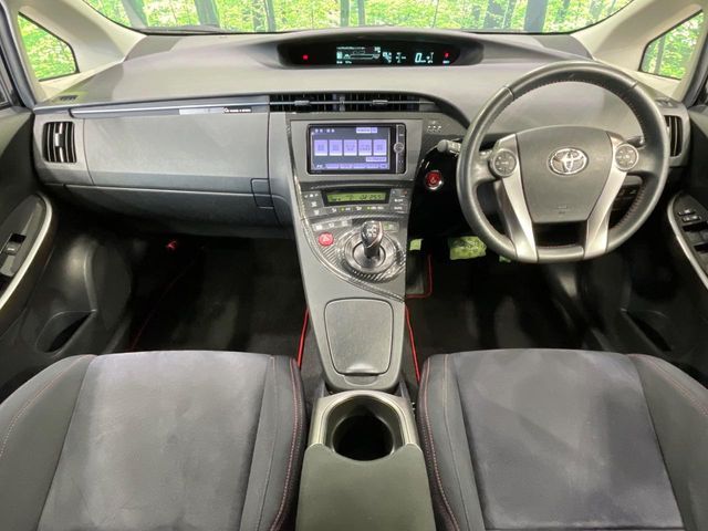 TOYOTA PRIUS 2012 Image 31