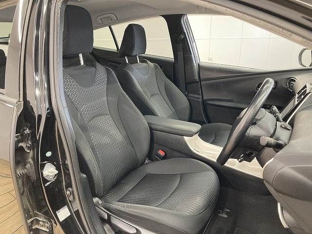 TOYOTA PRIUS 2017 Image 31