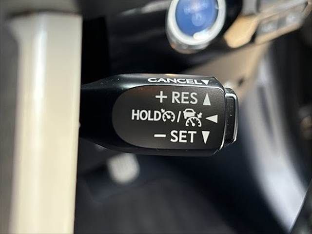 TOYOTA PRIUS 2017 Image 31