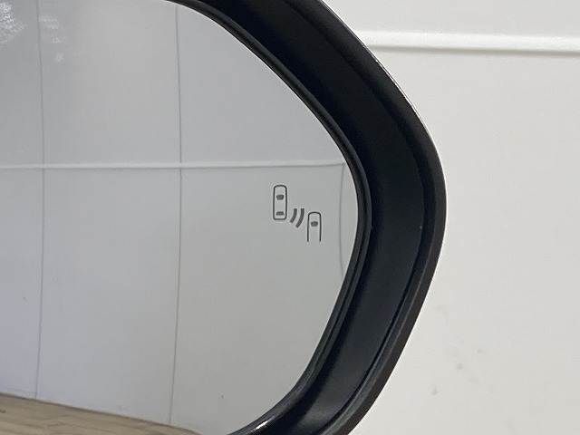 TOYOTA PRIUS 2017 Image 31