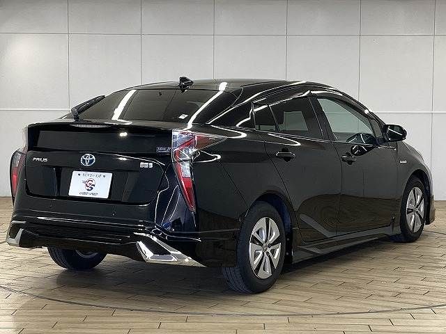 TOYOTA PRIUS 2017 Image 31