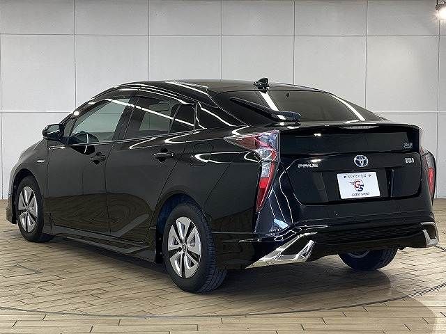 TOYOTA PRIUS 2017 Image 31