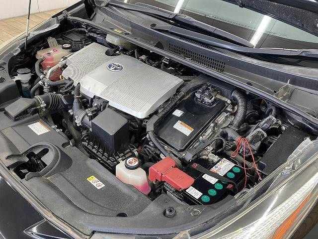 TOYOTA PRIUS 2017 Image 31