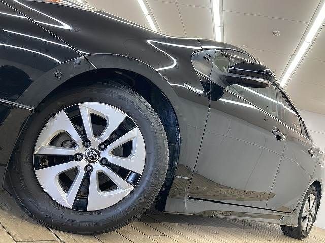 TOYOTA PRIUS 2017 Image 31