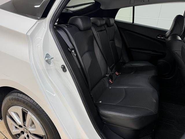 TOYOTA PRIUS 2016 Image 31