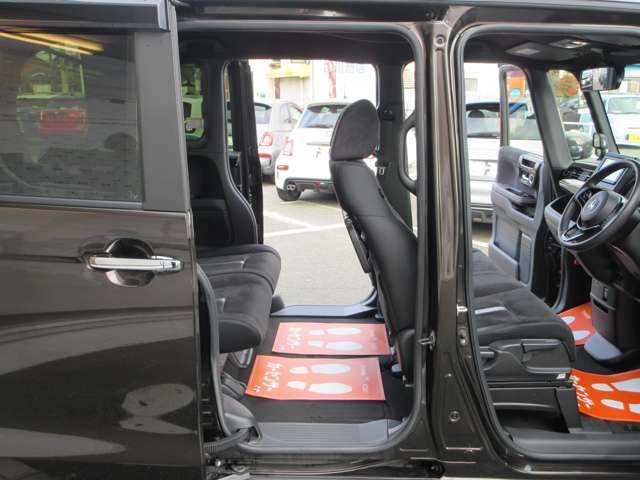 HONDA N BOX CUSTOM 2022 Image 31