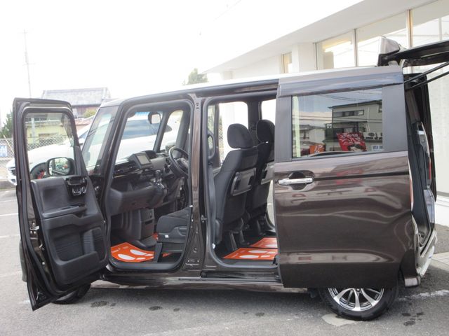 HONDA N BOX CUSTOM 2022 Image 31