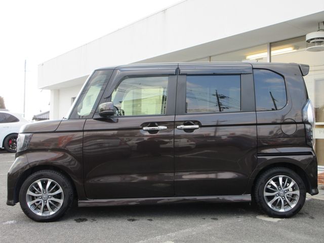 HONDA N BOX CUSTOM 2022 Image 31