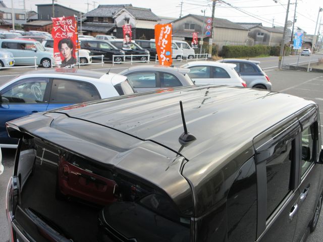 HONDA N BOX CUSTOM 2022 Image 31