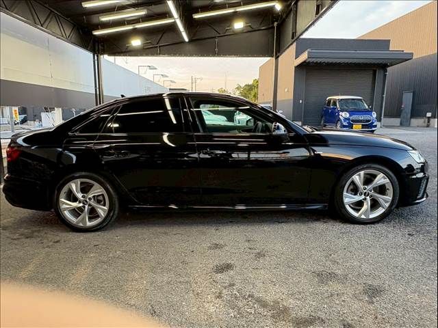 AUDI A4 2021 Image 31