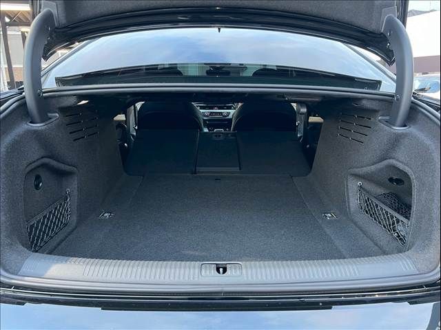 AUDI A4 2021 Image 31