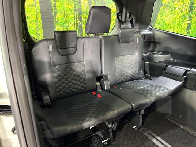 TOYOTA VOXY 4WD 2025 Image 31