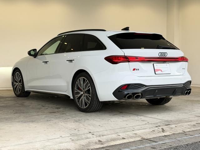 AUDI S5 AVANT 2025 Image 31