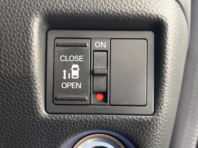 HONDA N BOX CUSTOM 2018 Image 31