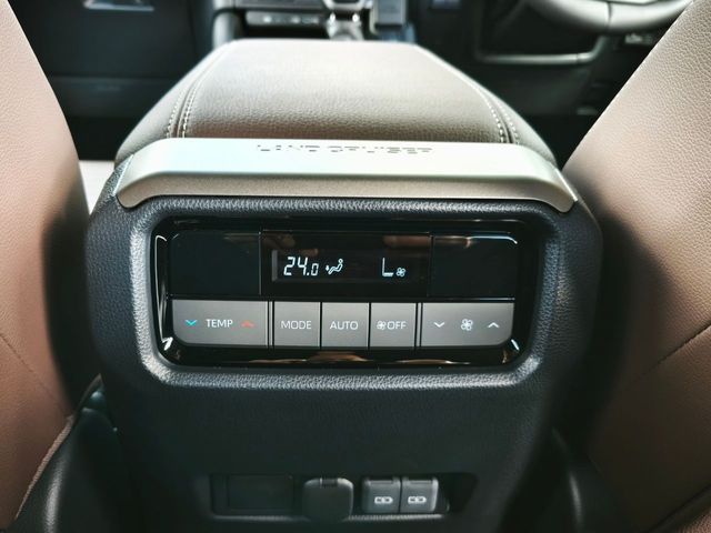 TOYOTA LANDCRUISER 250 2024 Image 31