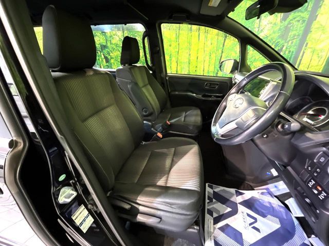 TOYOTA VOXY 4WD 2017 Image 31