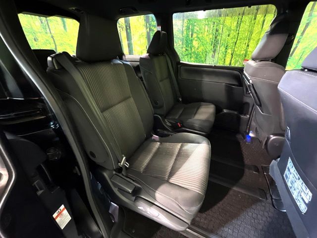 TOYOTA VOXY 4WD 2017 Image 31