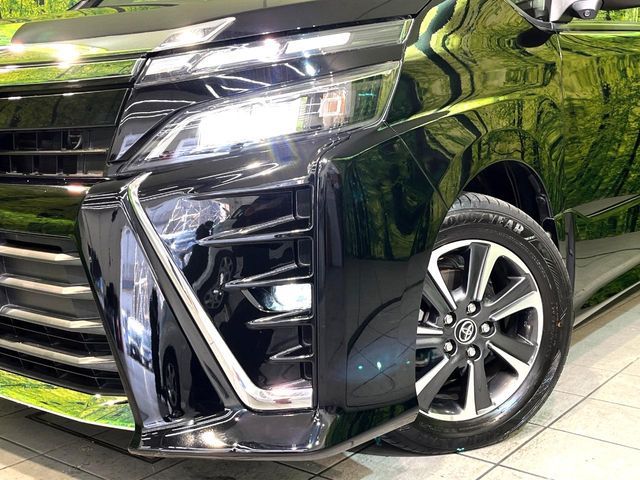 TOYOTA VOXY 4WD 2017 Image 31