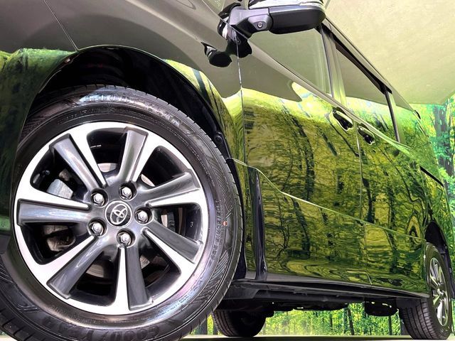 TOYOTA VOXY 4WD 2017 Image 31