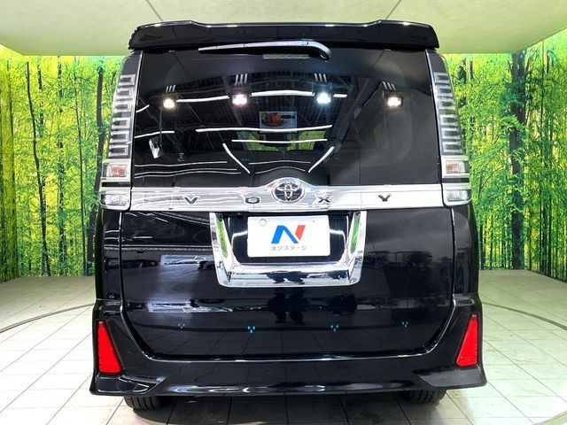 TOYOTA VOXY 4WD 2017 Image 31