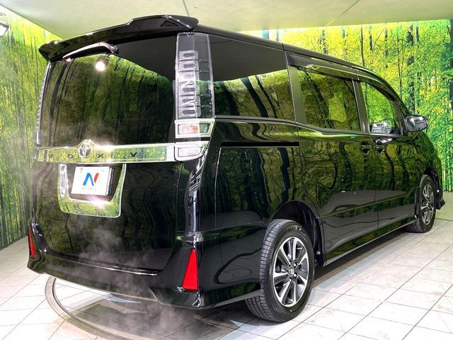 TOYOTA VOXY 4WD 2017 Image 31