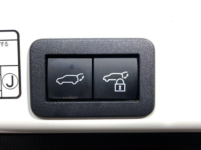 TOYOTA YARIS CROSS HYBRID 2021 Image 31