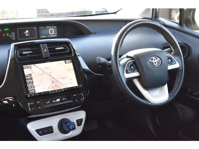 TOYOTA PRIUS 2018 Image 31