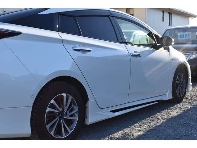 TOYOTA PRIUS 2018 Image 31