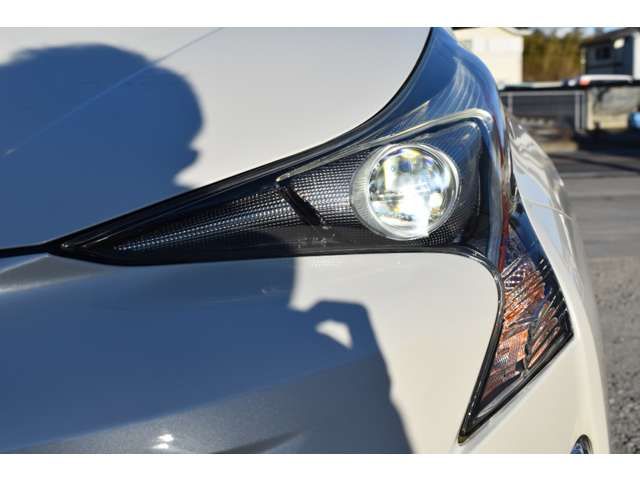 TOYOTA PRIUS 2018 Image 31