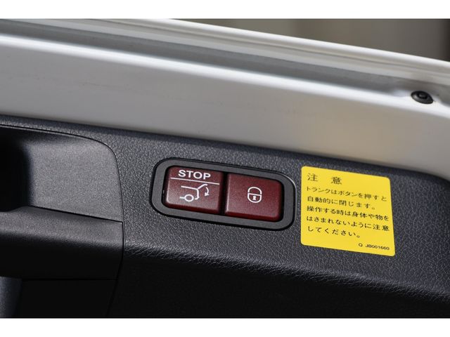 MERCEDES BENZ E CLAS 2017 Image 31