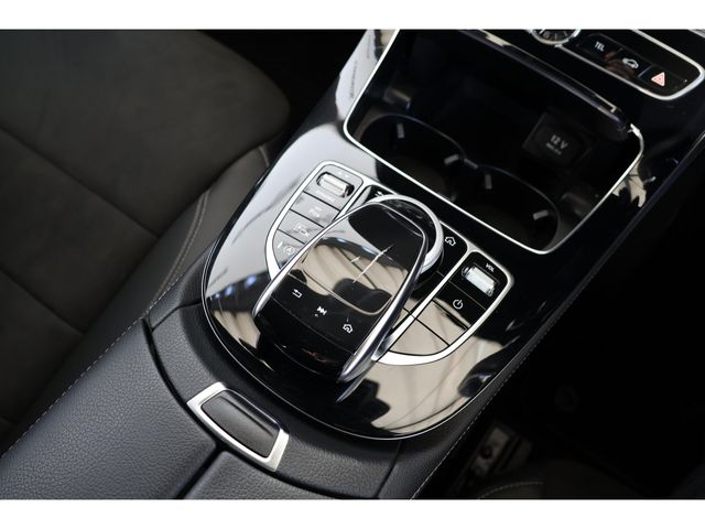 MERCEDES BENZ E CLAS 2018 Image 31