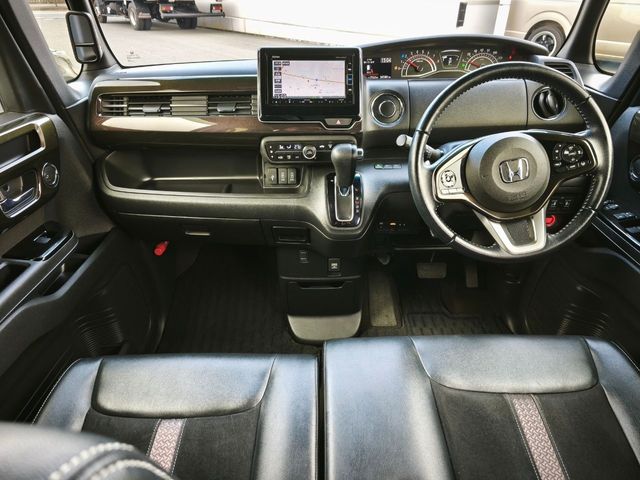 HONDA N BOX CUSTOM 2018 Image 31