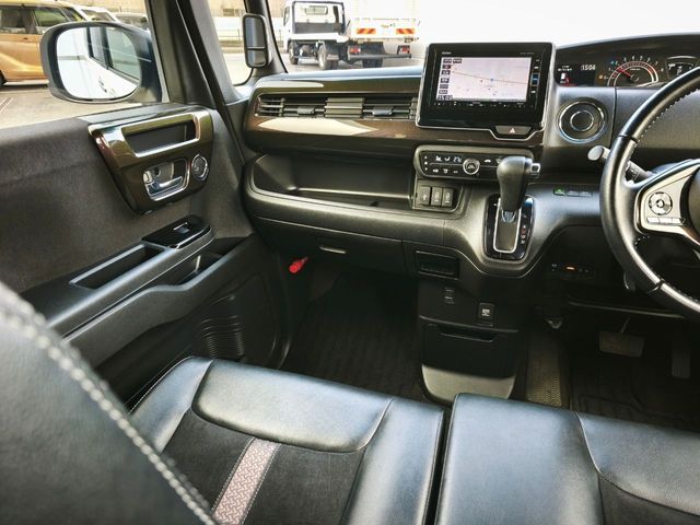 HONDA N BOX CUSTOM 2018 Image 31