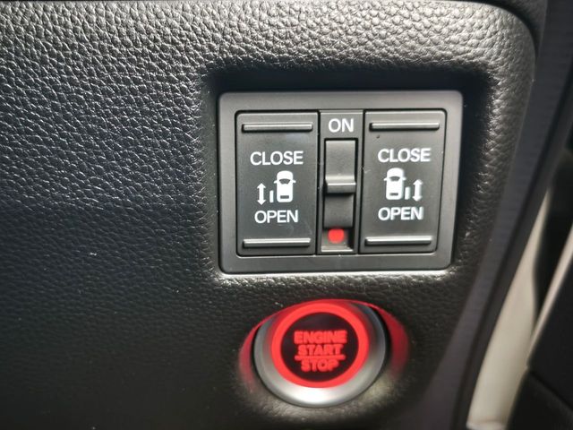 HONDA N BOX CUSTOM 2018 Image 31