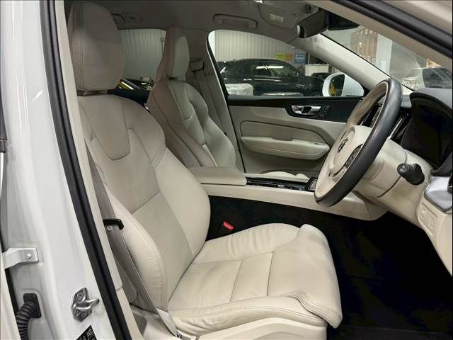 VOLVO XC60 2021 Image 31