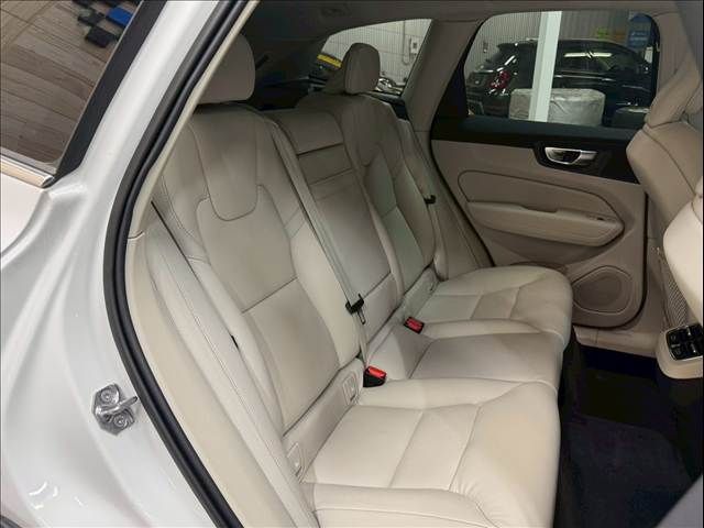 VOLVO XC60 2021 Image 31