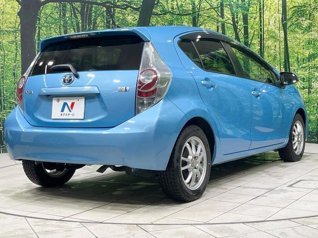 TOYOTA AQUA 2013 Image 31