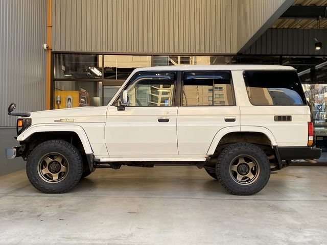 TOYOTA LANDCRUISER VAN 2003 Image 31