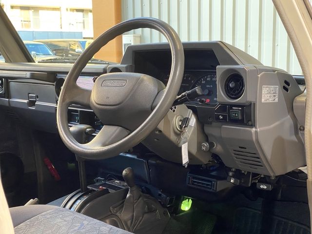 TOYOTA LANDCRUISER VAN 2003 Image 31