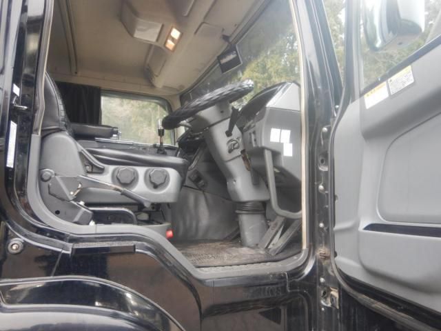 MITSUBISHI FUSOU SUPER GREAT 2014 Image 31