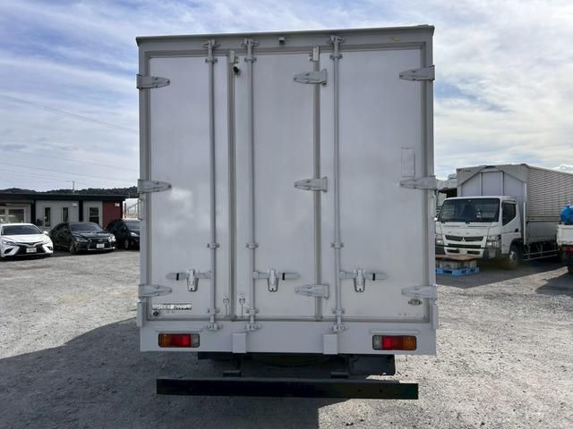 HINO DUTRO 2012 Image 31