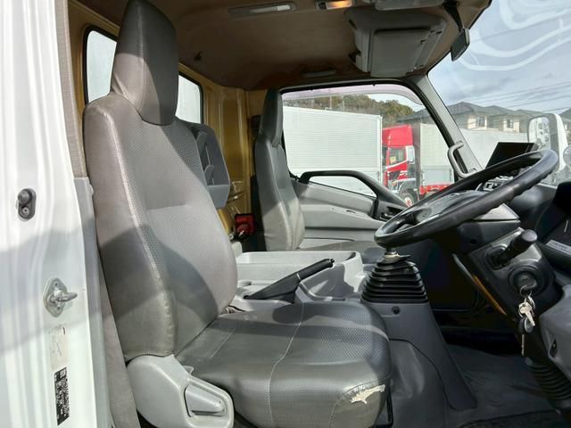 HINO DUTRO 2012 Image 31