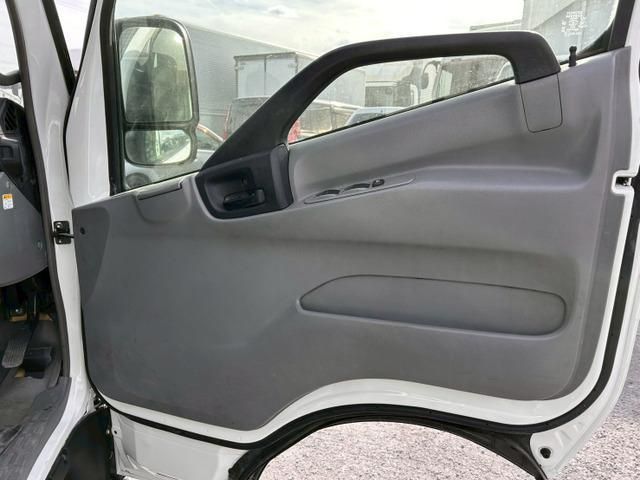 HINO DUTRO 2012 Image 31