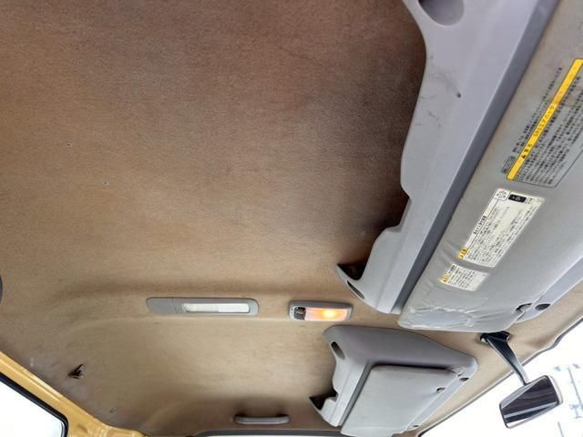 HINO DUTRO 2012 Image 31