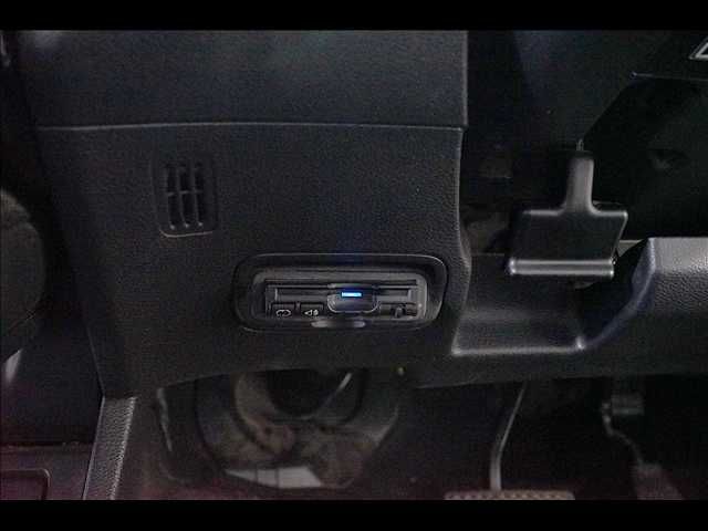 HONDA VEZEL HYBRID 2015 Image 31