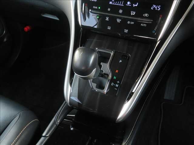 TOYOTA HARRIER 2WD 2018 Image 31