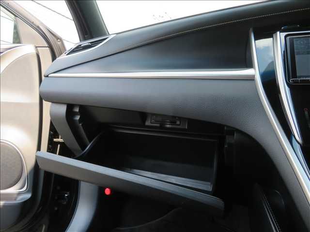 TOYOTA HARRIER 2WD 2018 Image 31