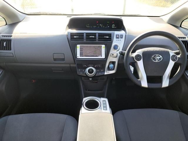 TOYOTA PRIUS ALPHA 2012 Image 31